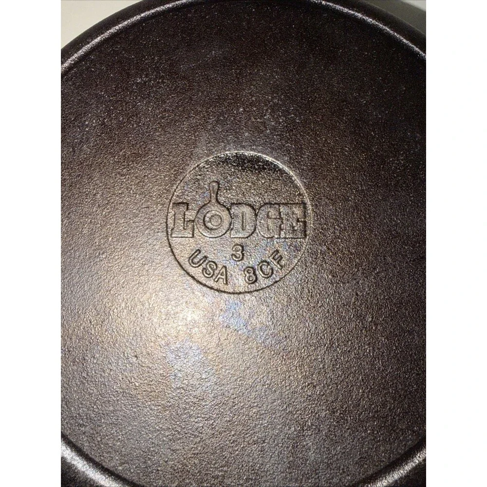 Lodge 8 CF 10” Cast Iron Skillet 3